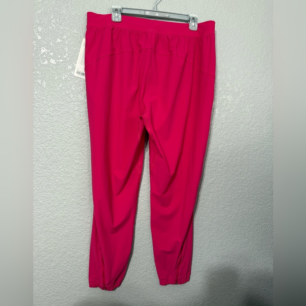 Lululemon Adapted State Jogger in Passionate in size 14 - Picture 4 of 6